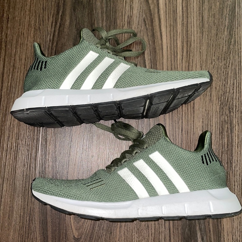 Womens Adidas Swift Run